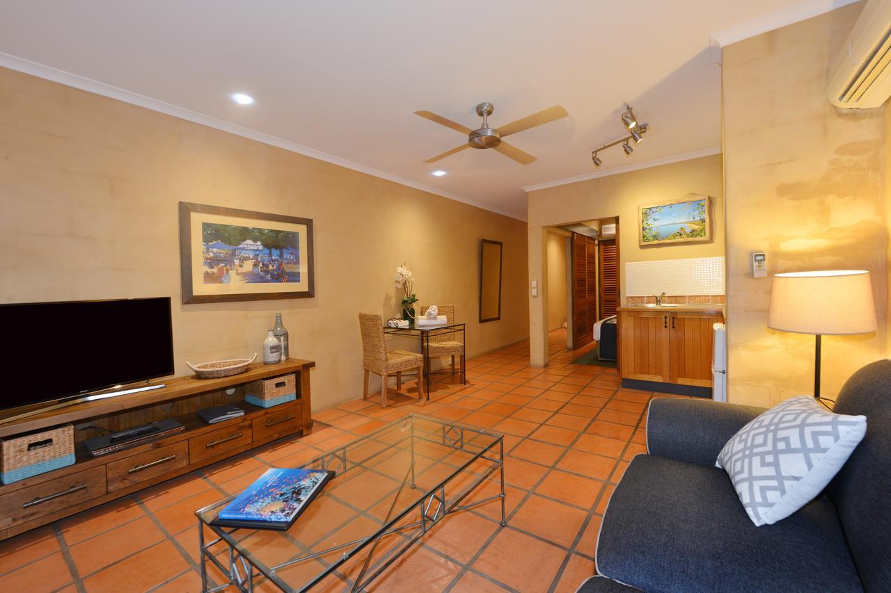 Seascape Apartments At Villa San Michele Port Douglas Exterior photo
